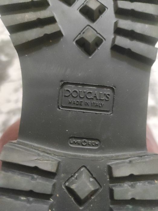 Челси-ботинки . Женские
без шнурков, с резинками по