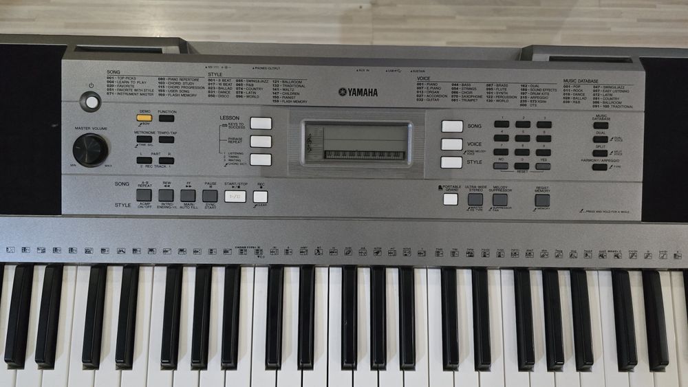 Синтезатор Yamaha  PSR E 353