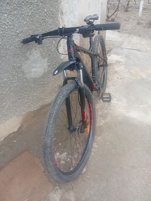 Bicicleta mtb aproape noua merge foarte bine funcționează totul la ia