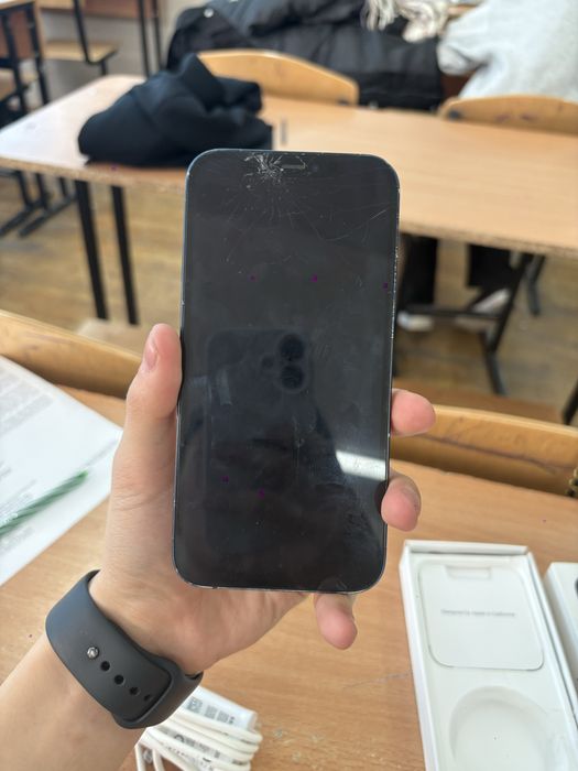 Продам айфон 12