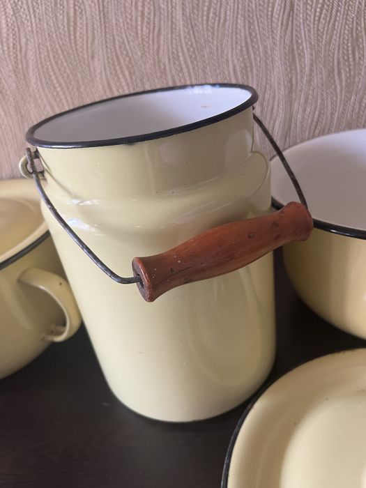 Емайлирани Ретро тенджери