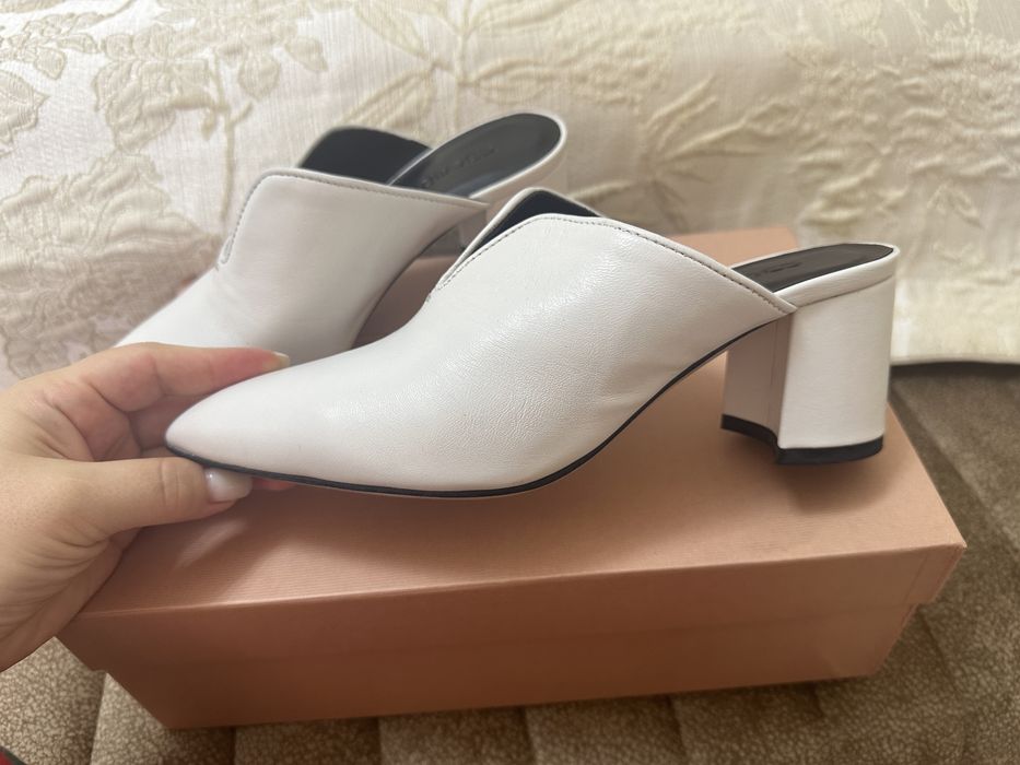 Продается белые красивые мюли