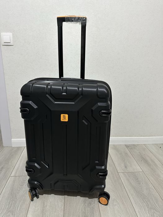 Продам чемодан