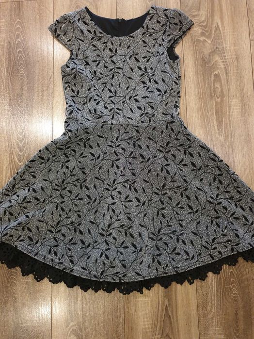 Детска официална рокля в черно и сребристо