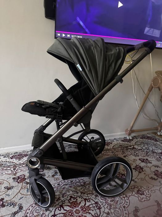 Продам  коляску от 0-3х лет