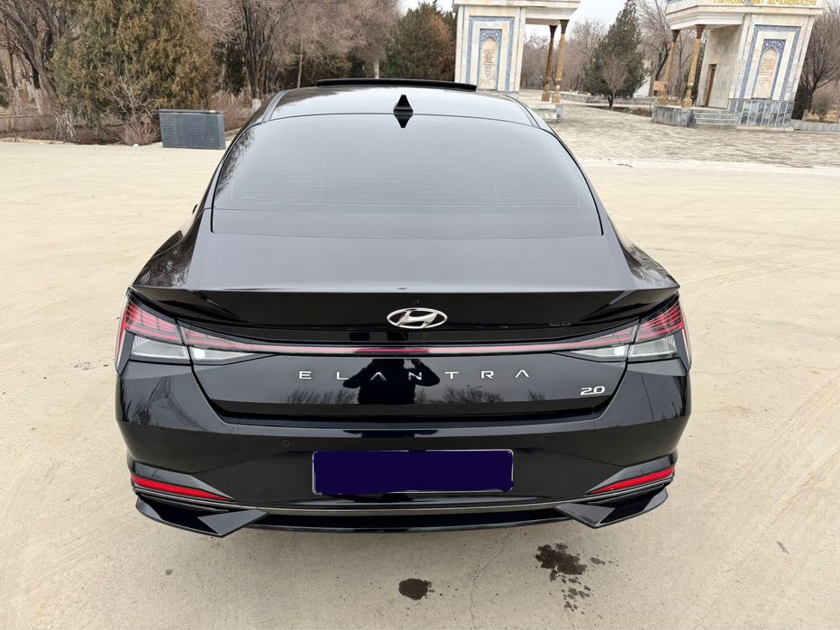 Hundai Elantra CN7
