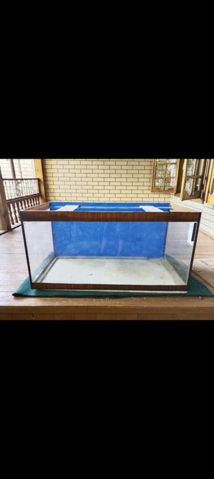 Akvarium sotiladi 400 litr