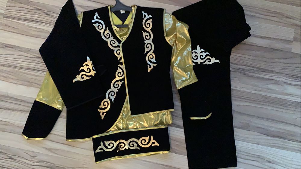 Продаются  платье.