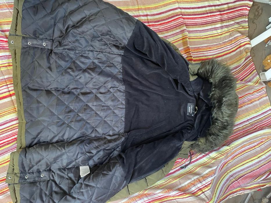 Продаю женские куртки