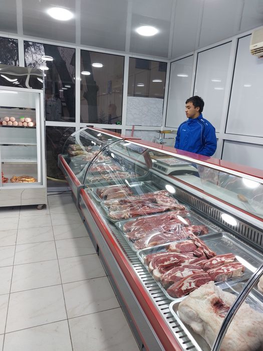 Халаделник Витрина