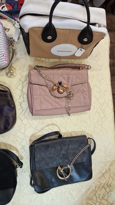 Posete dama, diferite firme