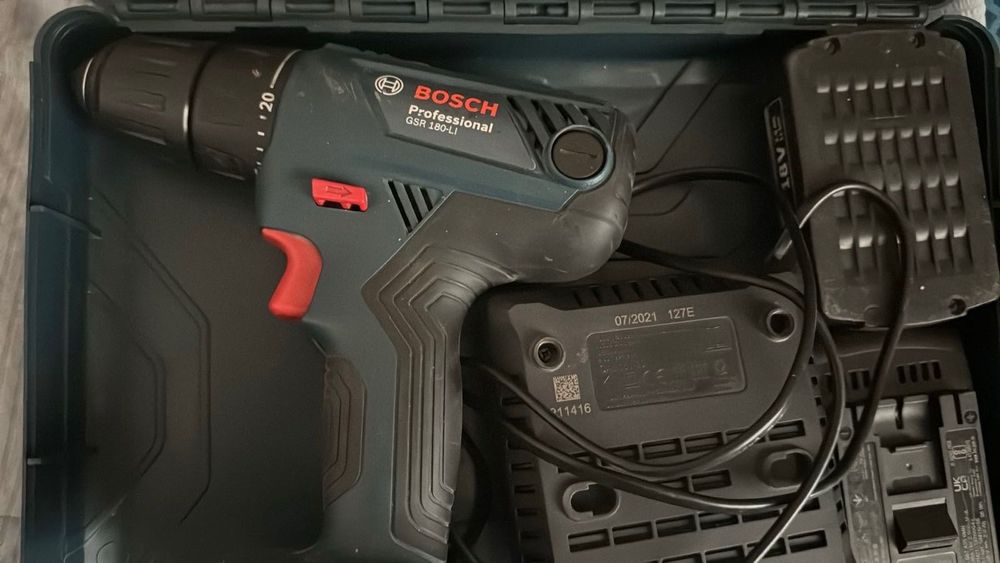Шуруповерт Bosch GSR 180 Li