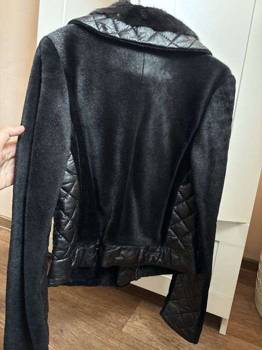 Куртка короткая с меховым воротником