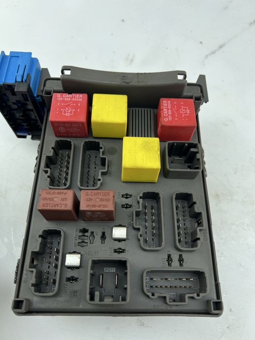 Renault Espace Mk 4 (2002-2014) modul de control electronic și cutie de siguranțe