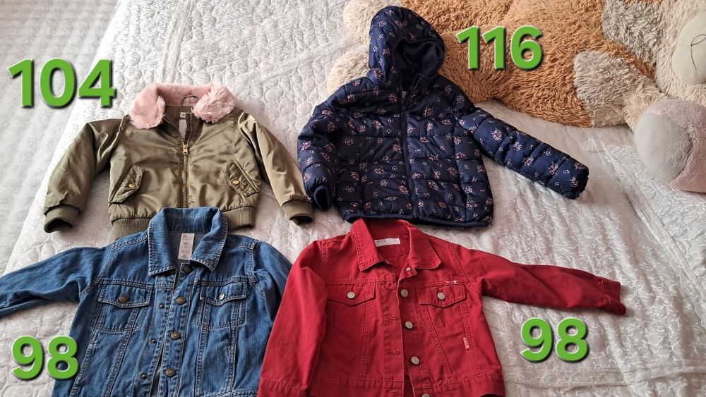 Много запазени дрехи за момиче