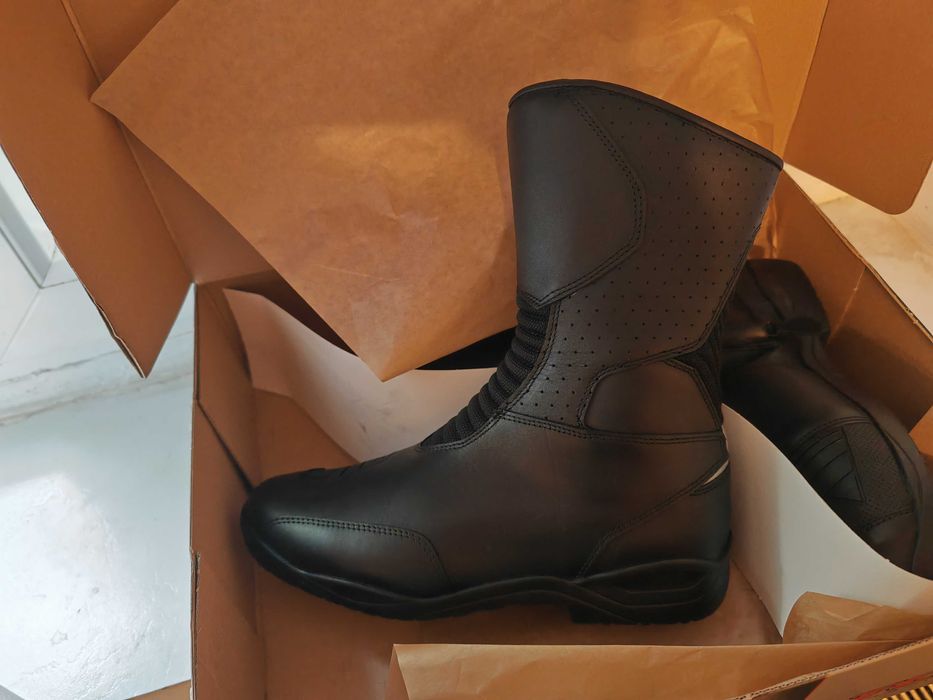 Cizme piele naturala 42 NOI TCX rezistente si cu protectii