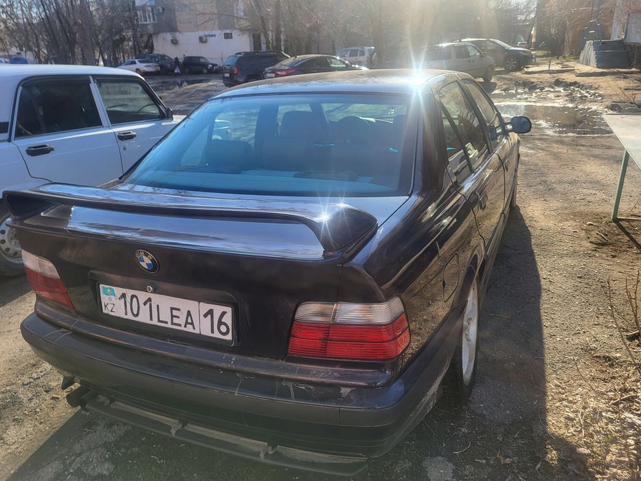 Бмв е36 седан в хорошем состоянии