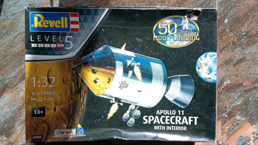 Сглобяем модел на ракетата Revell Apollo 11 Saturn V Rocket