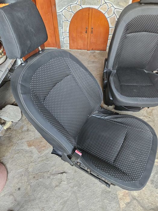 Седалки за Nissan Qashqai 2006 година