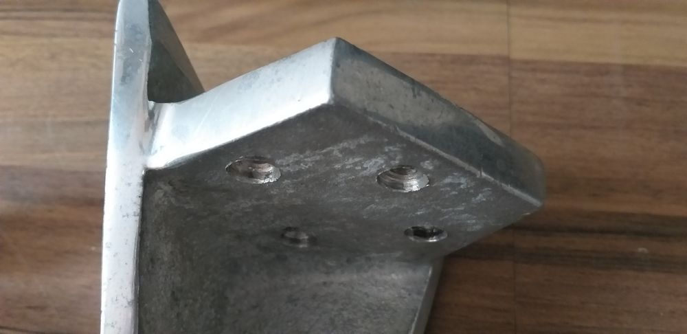 Масивни крака за холна маса от алуминий