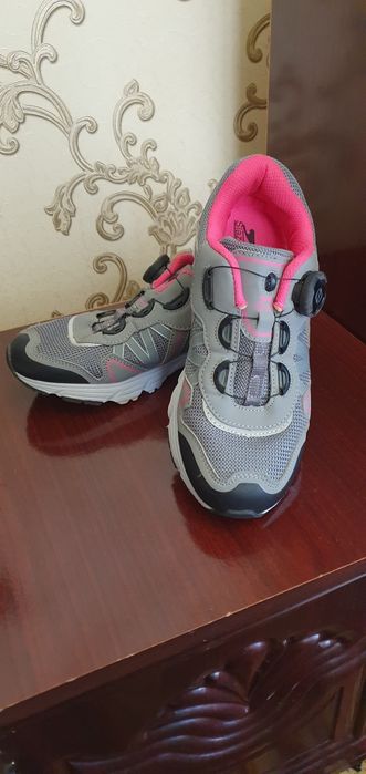 кроссовка бренда Slanzer продаются