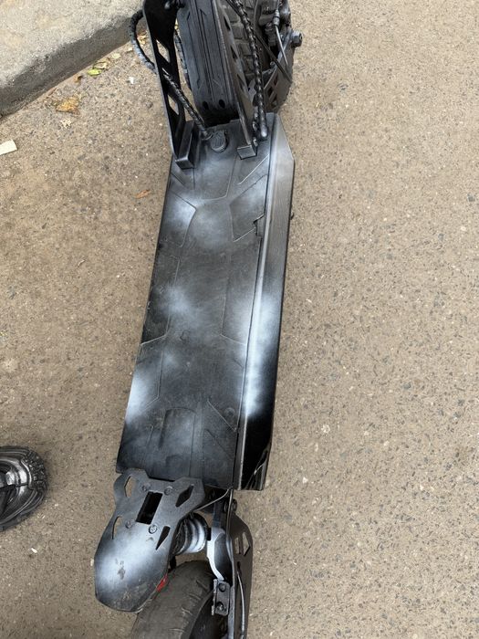 Kamikaze k1  2 motoare peste Kukirin g2 si ca baterie si ca viteza