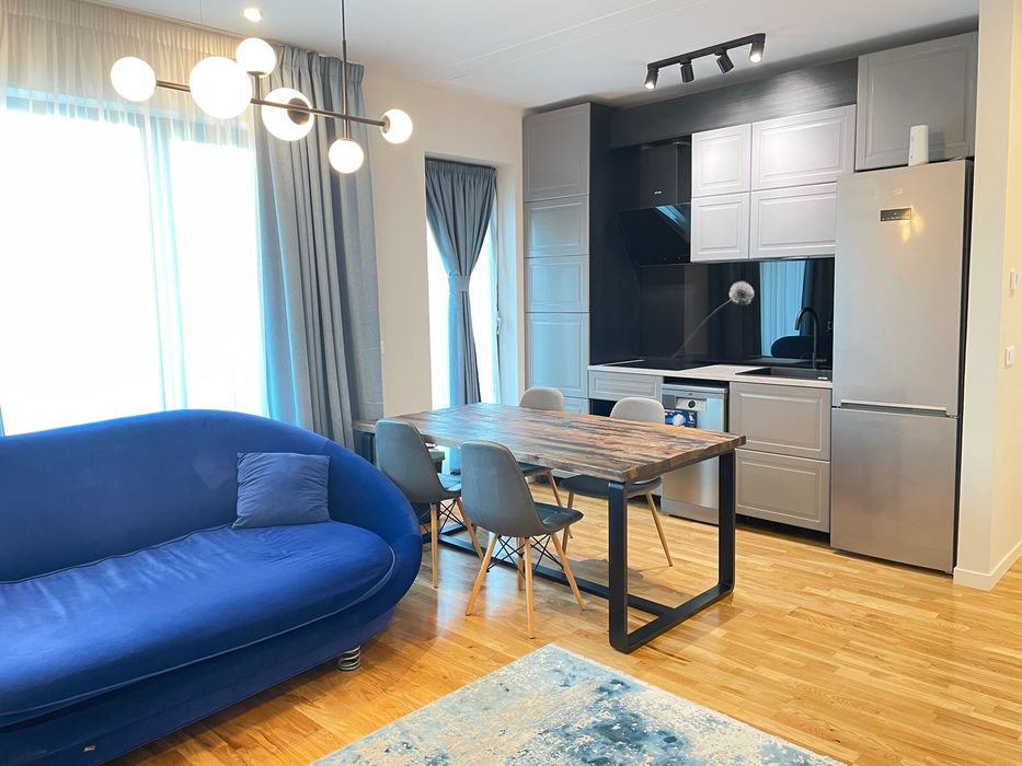 2 camere zona Petrom City (in apropierea Pietei Presei Libere)