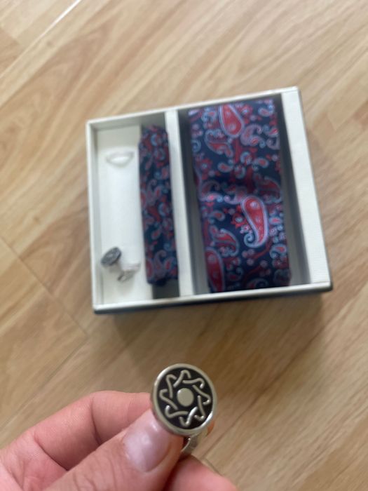 Запонки и галстук SARAR