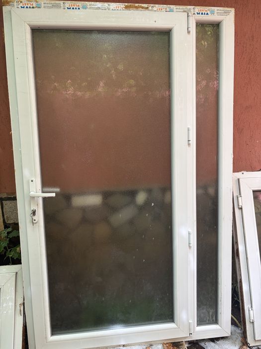 Ușa exterior termopan, doar predare personala