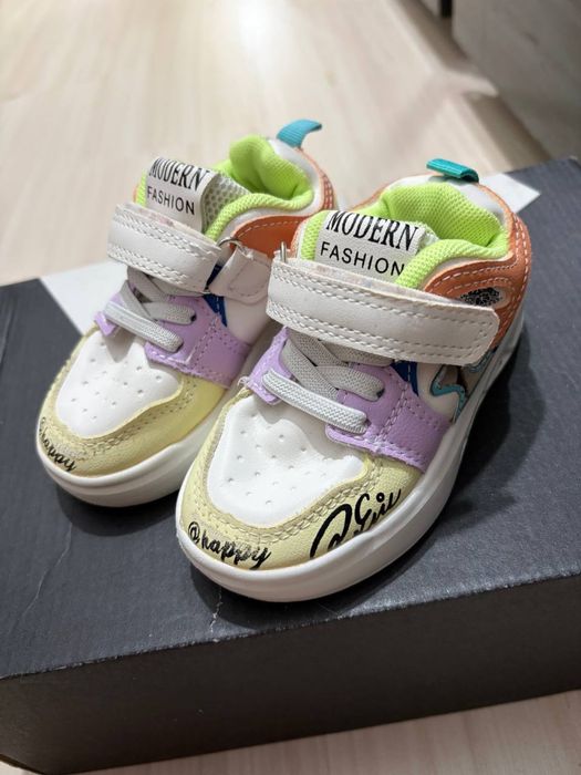 Кроссовки на мальчика или девочку, 23 размер