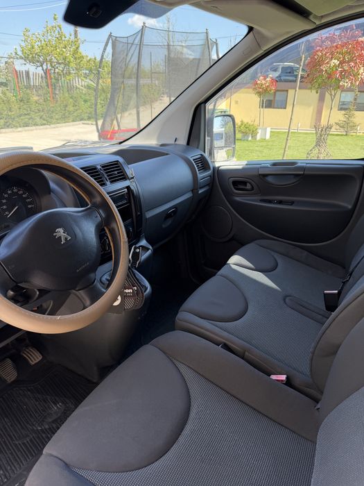 Peugeot expert -varianta lunga 2015