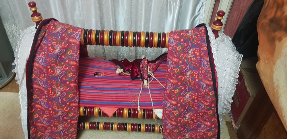 Янги бешик сотилади бир ой ишлатилган хамма нарсаси бор