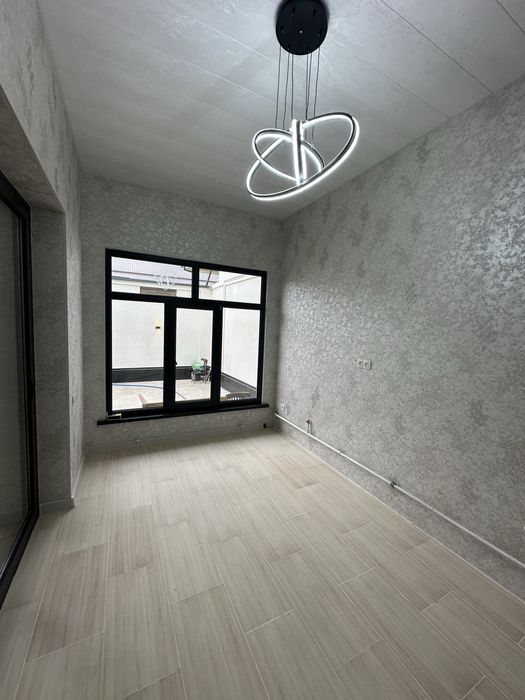 Уй сотилади уч кахрамон Гулистонда