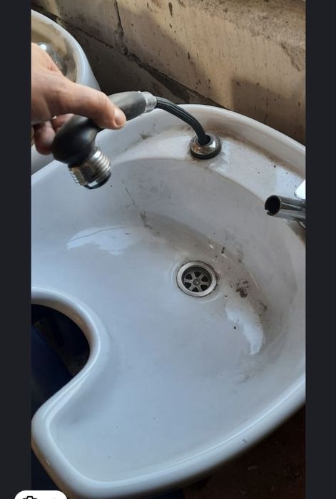 Vând două scaune coafor/salon,1100 bucata