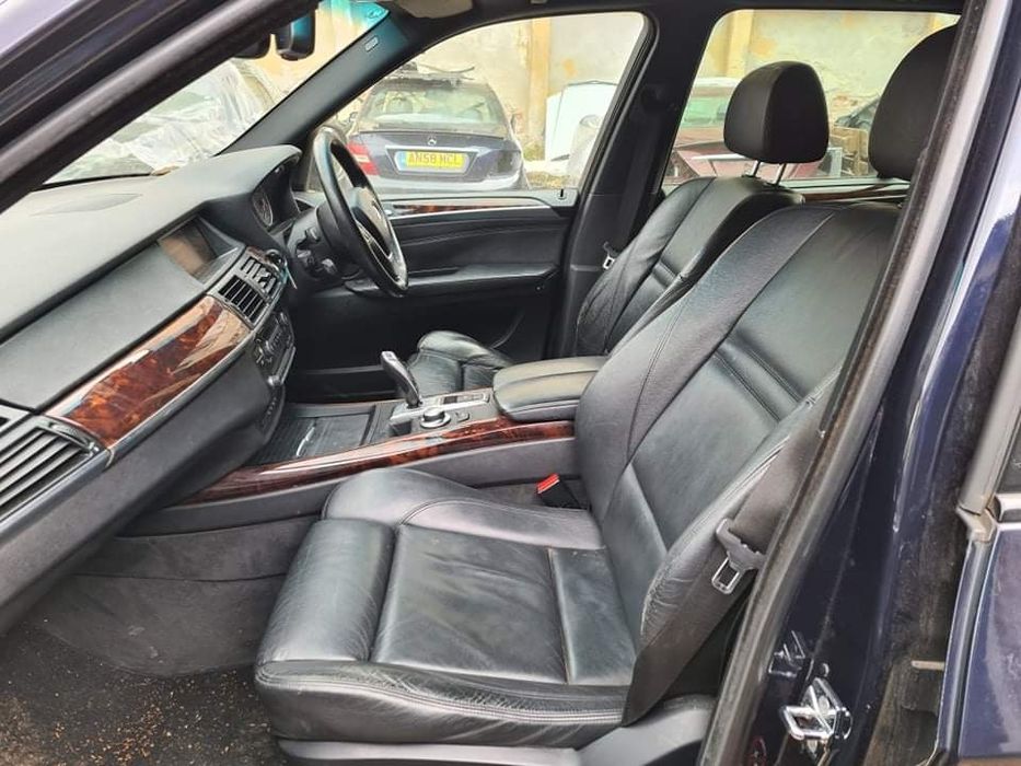 BMW E70 3.0D 235кс камера 7местен НА ЧАСТИ!