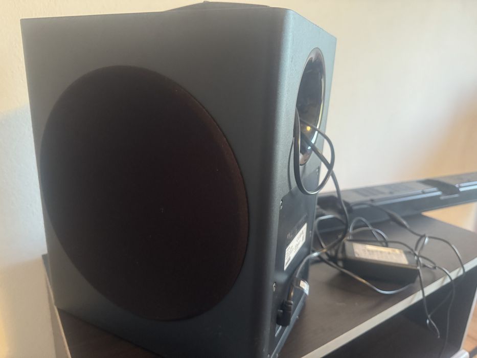 Subwoofer poți folosi la TV si la Bluetooth la telefon