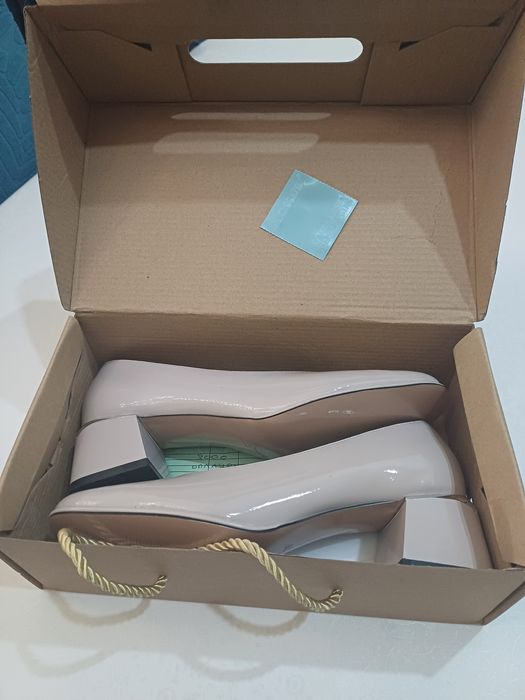 Продам туфли женские  размер 39