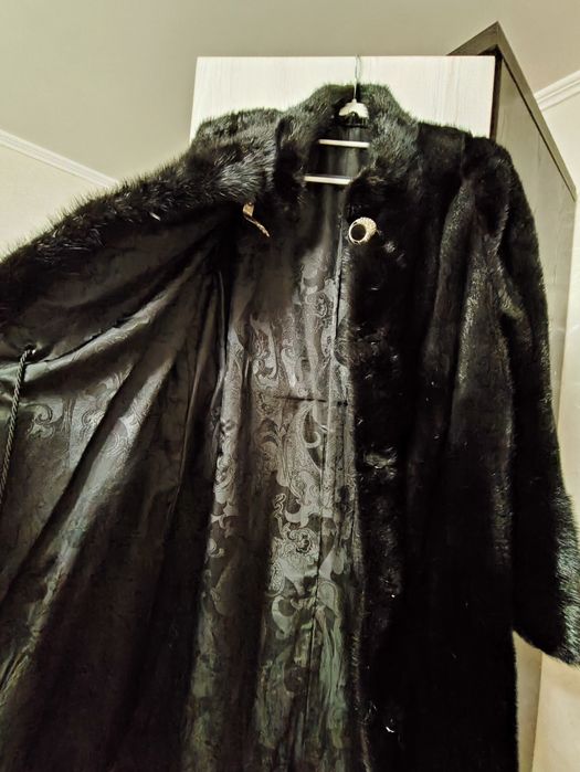 Продам норковую шубу