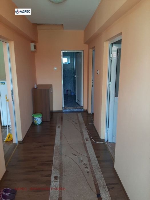 Къща в Враца, област-с.Бързина площ 228 цена 64000