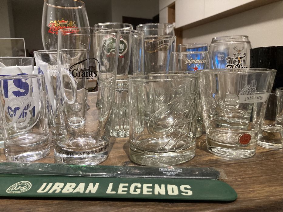 Колекция стъклени чаши за уиски, бира, водка, вино, мартини, шотове
