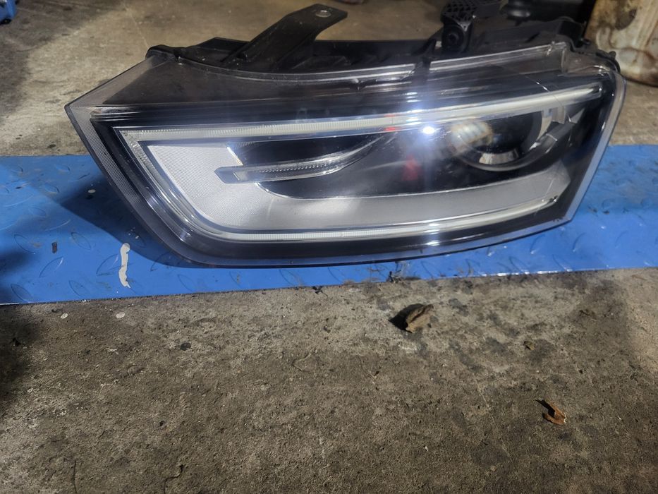 Ляв фар за Audi Q3