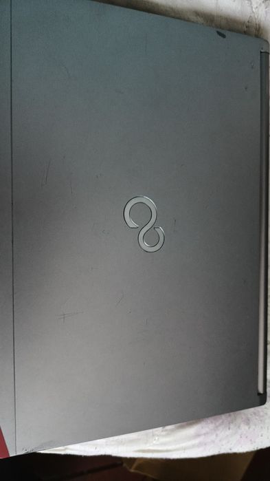 Vând laptop Fujitsu Siemens Lifebook
