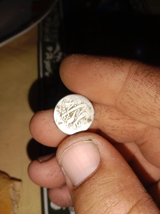 Qadimgi kumush tanga oladiganlar aloqaga chiqinglar