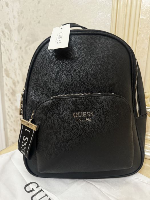 Guess рюкзак новый, очень вместительный
