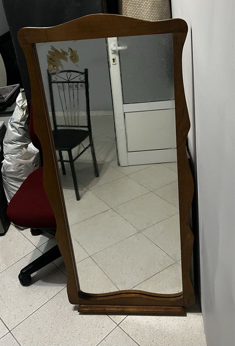 Дървено огледало