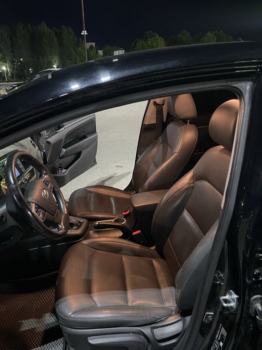 Продам Elantra дилерская