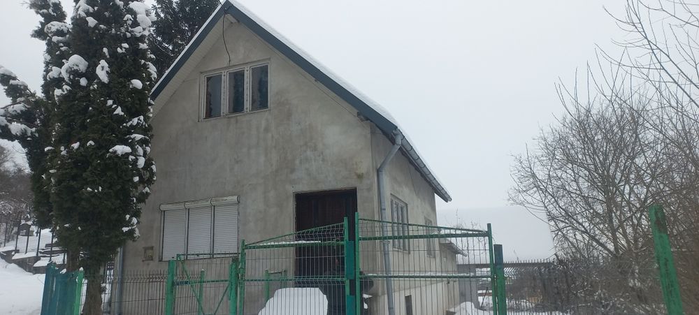 CASA DE VANZARE plus teren