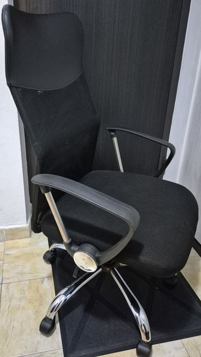 Scaun de  birou negru