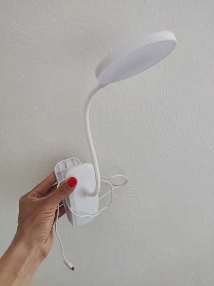 Lampa de birou cu clapeta