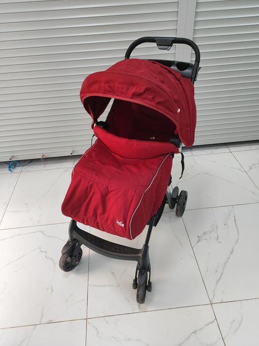 Продам коляску Joie